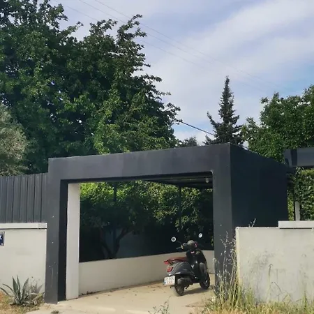 别墅 Black Box Village With Garden *