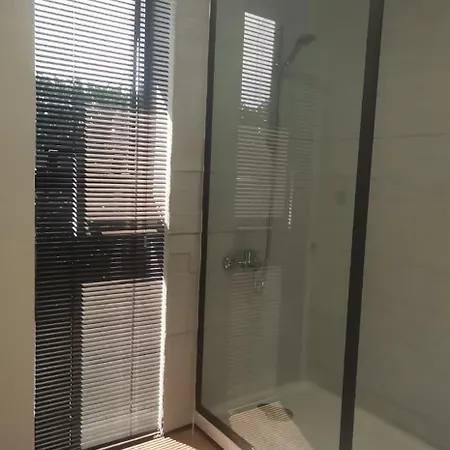 别墅 Black Box Village With Garden