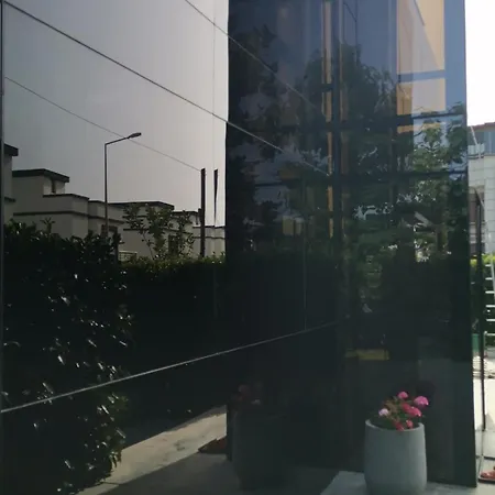 Вилла Black Box Village With Garden